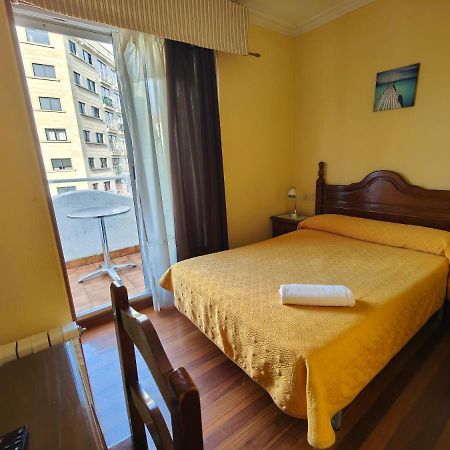Pension Residencia Buenos Aires Vigo Esterno foto