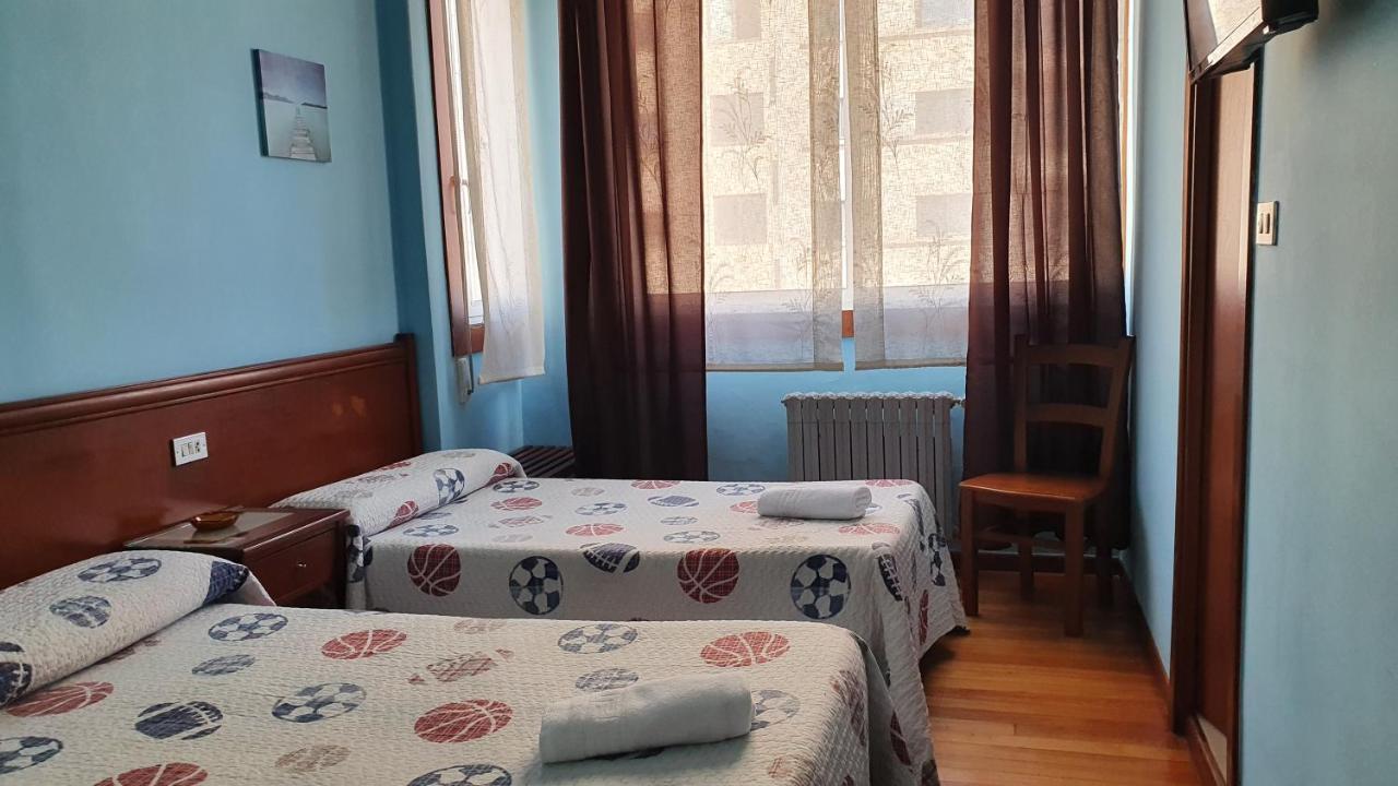 Pension Residencia Buenos Aires Vigo Esterno foto