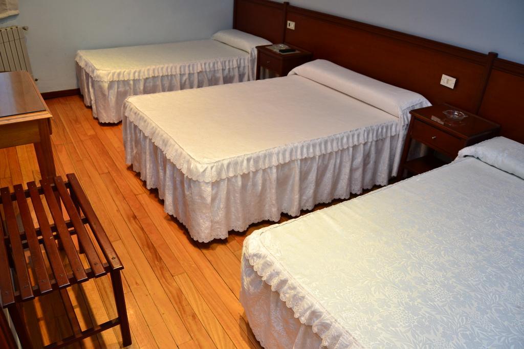 Pension Residencia Buenos Aires Vigo Esterno foto