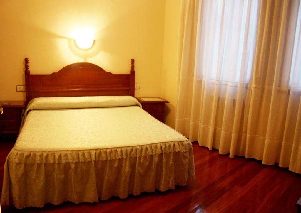 Pension Residencia Buenos Aires Vigo Esterno foto