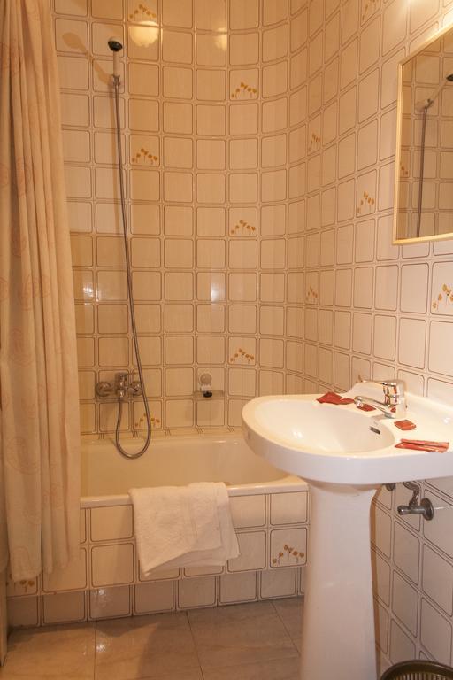 Pension Residencia Buenos Aires Vigo Esterno foto