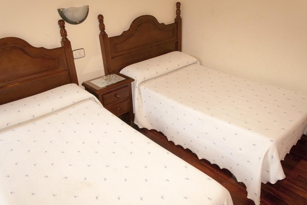Pension Residencia Buenos Aires Vigo Esterno foto