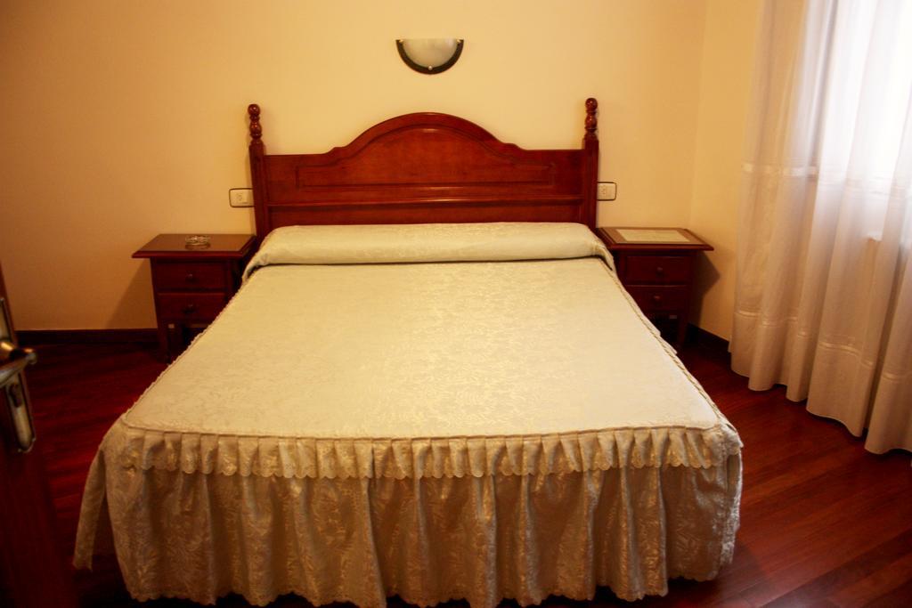 Pension Residencia Buenos Aires Vigo Esterno foto