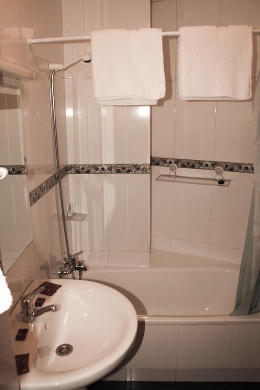 Pension Residencia Buenos Aires Vigo Esterno foto