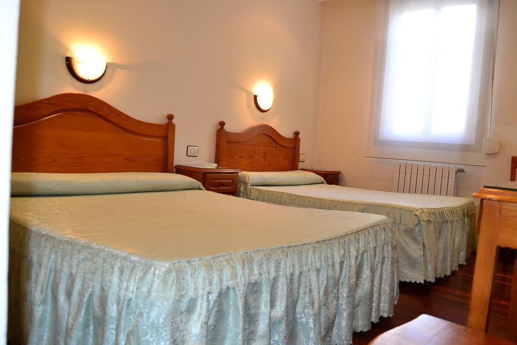 Pension Residencia Buenos Aires Vigo Esterno foto